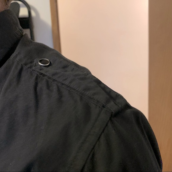 SOLD - Guess black long sleeve shirt with logo. - Picture 4 of 5